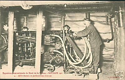 Roubaix, Metier affut Dubois et perforatrices 1911.jpg